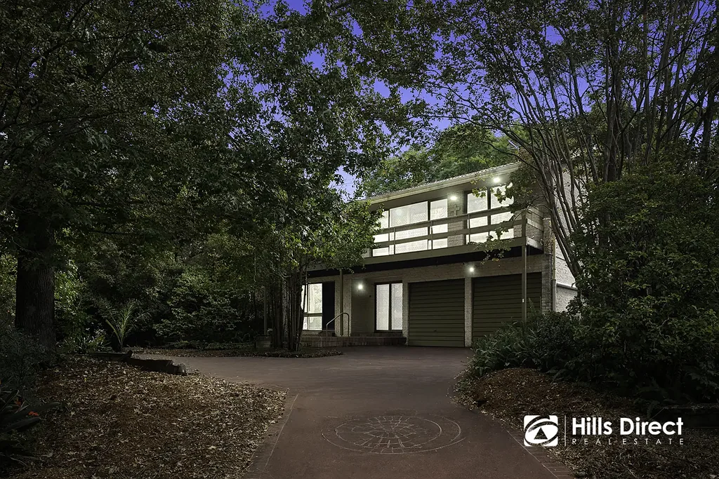 Baulkham Hills 4房 Baulkham Hills学区房 靠近M2 高处视野 保护区对面 错层布局 双车库 阳光房 High-Side Family Living Opposite Nature Reserve in Sought-After Baulkham Hills Catchment
