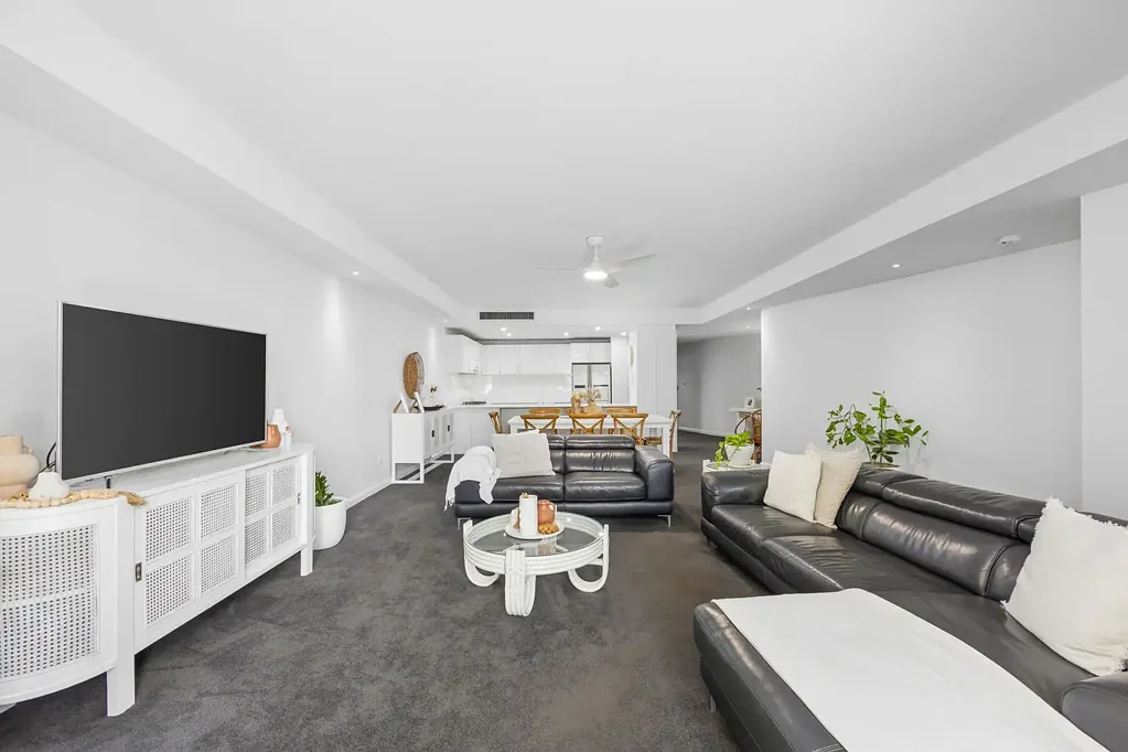 The Entrance 2Kwarto Generous Ground Floor Beachside Garden Apartment – Move Straight In