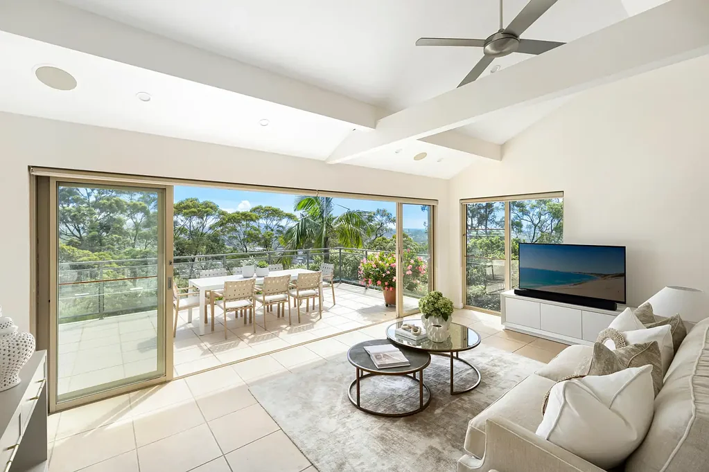 Elanora Heights 3ห้องนอน Sunlit family retreat with panoramic ocean vistas