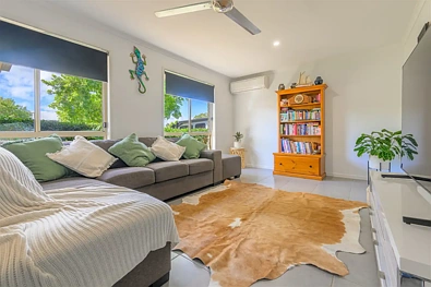 4 Kirrang Place, Boyne Island, QLD 4680, 3房, 1浴, House