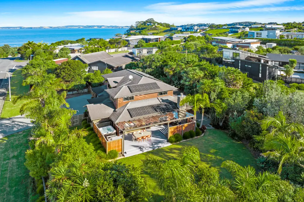 Leigh 4બેડરૂમ Coastal family home