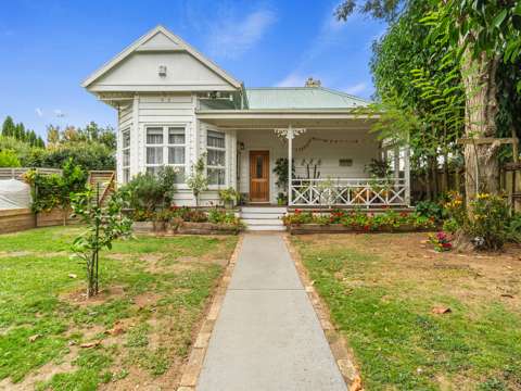 Hamilton East 4房  Charming family home your private oasis