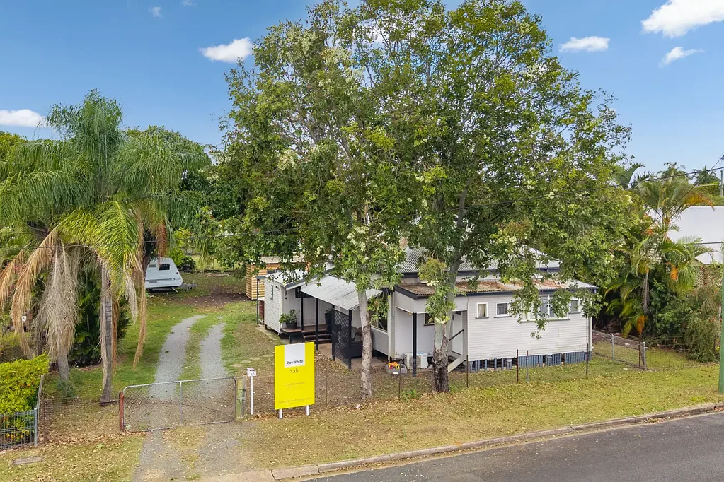 Maryborough 2Kwarto Renovation Opportunity with Endless Potential!