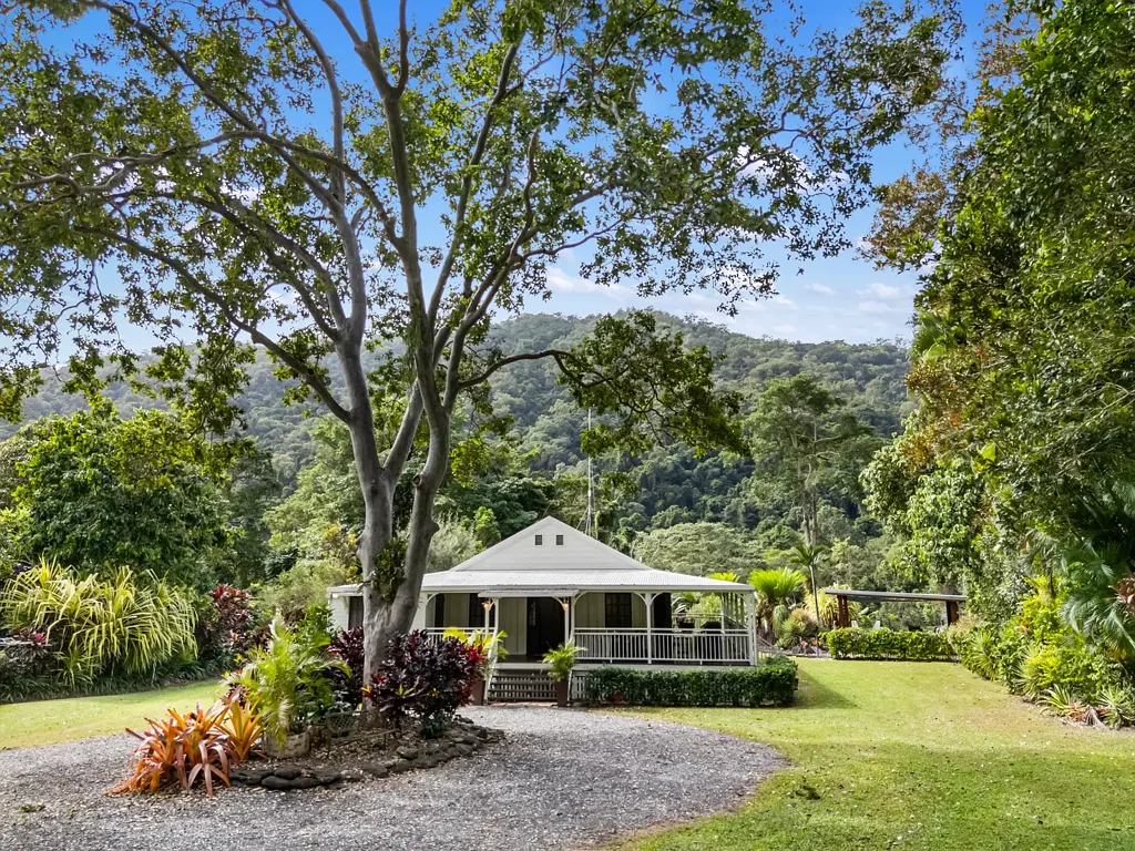 Mowbray 4Habitaciones Timeless Queenslander on Lush Flat Valley Acreage