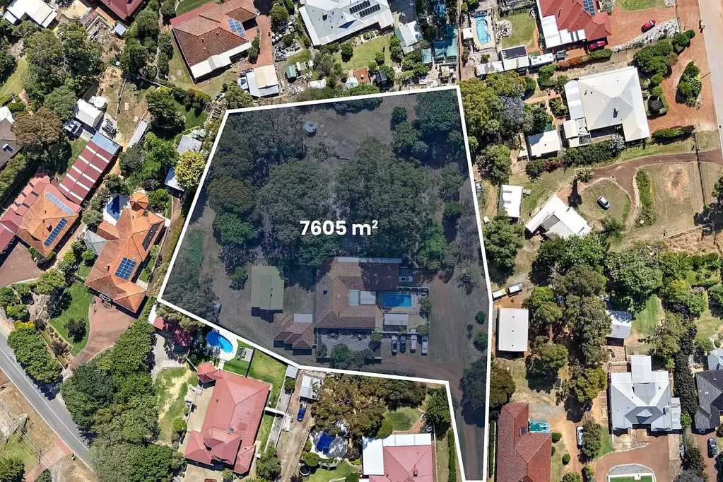 Byford 5 Slaapkamer A Rare Byford Hills Gem with Endless Possibilities!