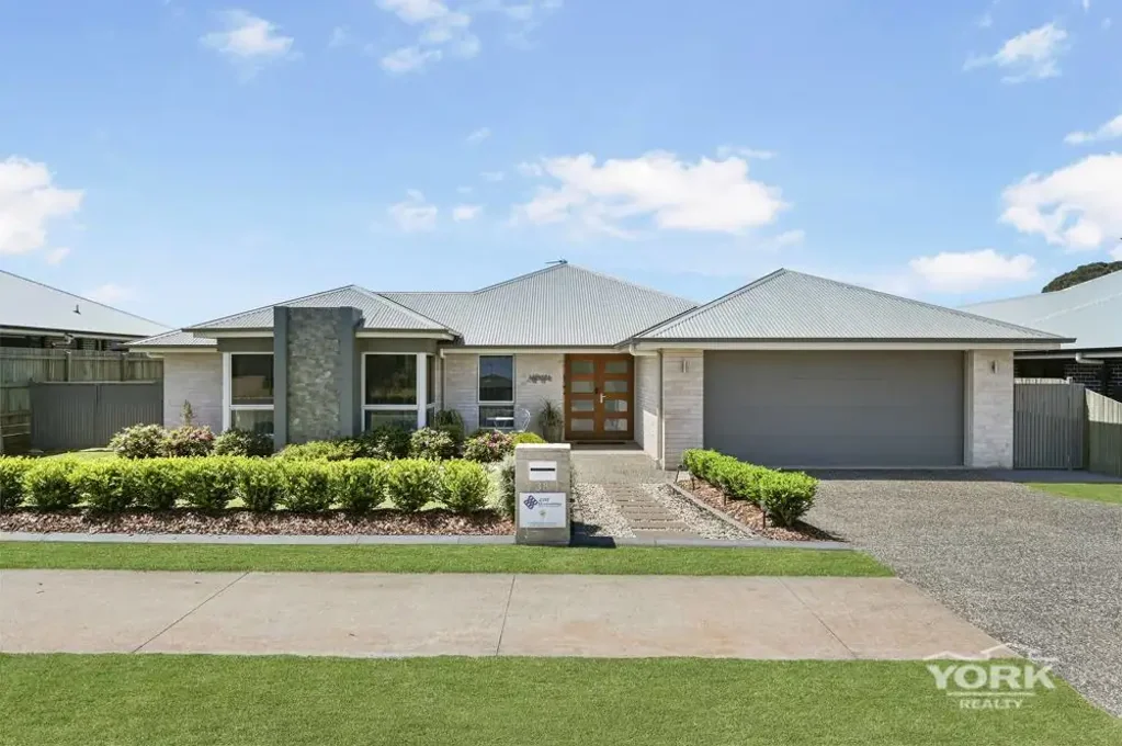 Kleinton 4ਬੈੱਡਰੂਮ Clever Design - Multi-Generational Floor Plan!