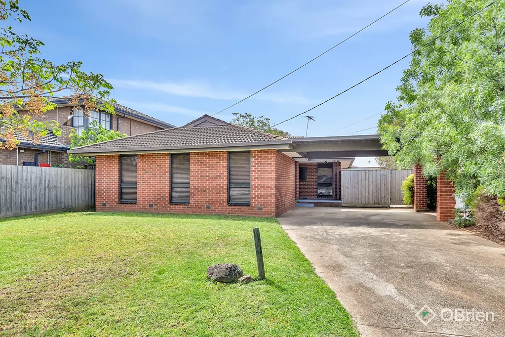 Comfortable Family Home in a Convenient Werribee Location.