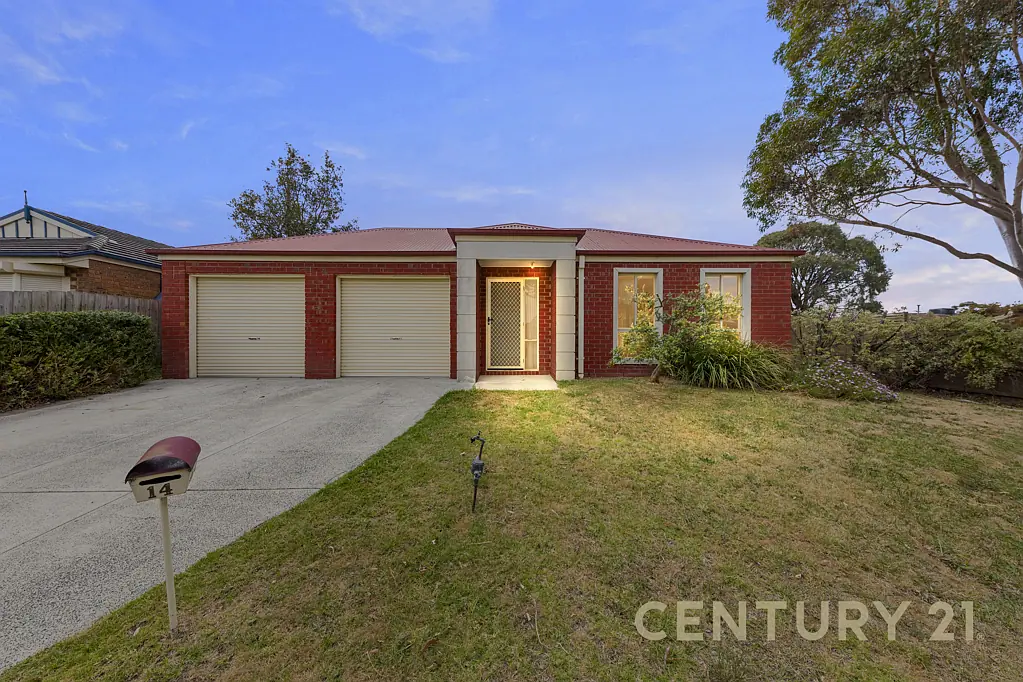 14 Sir Thomas Drive, Pakenham, VIC 3810
