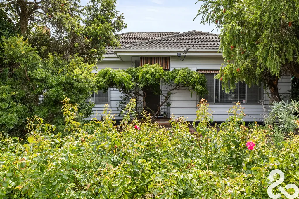 2 Mccasker Avenue, Reservoir, VIC 3073