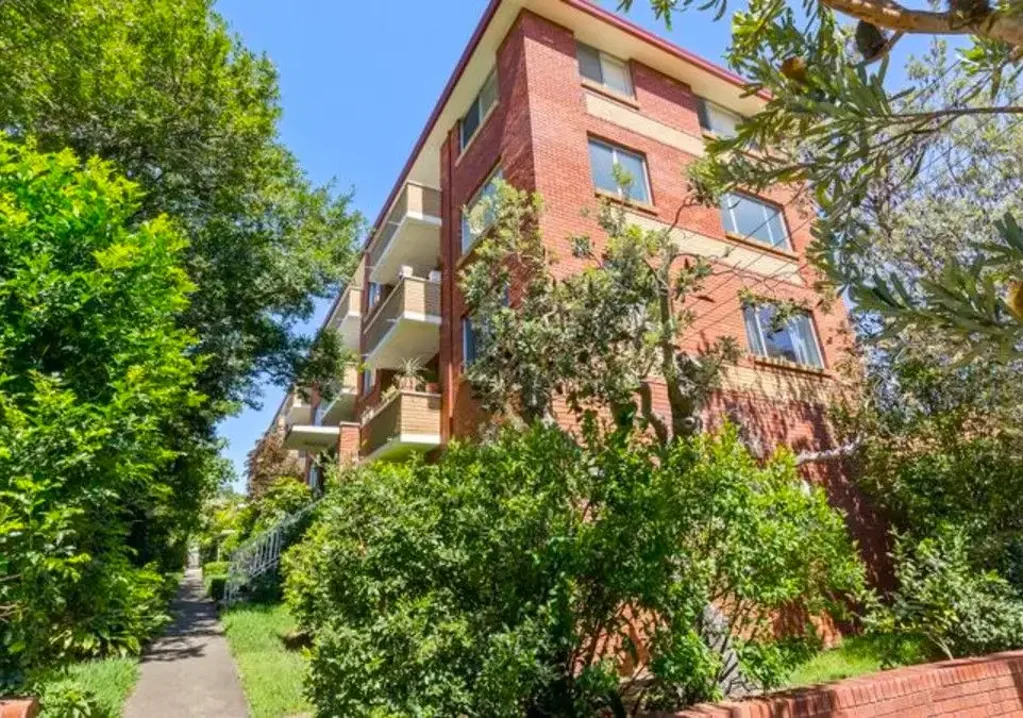 TWO BEDROOM APARTMENT IN FANTASTIC LOCATION