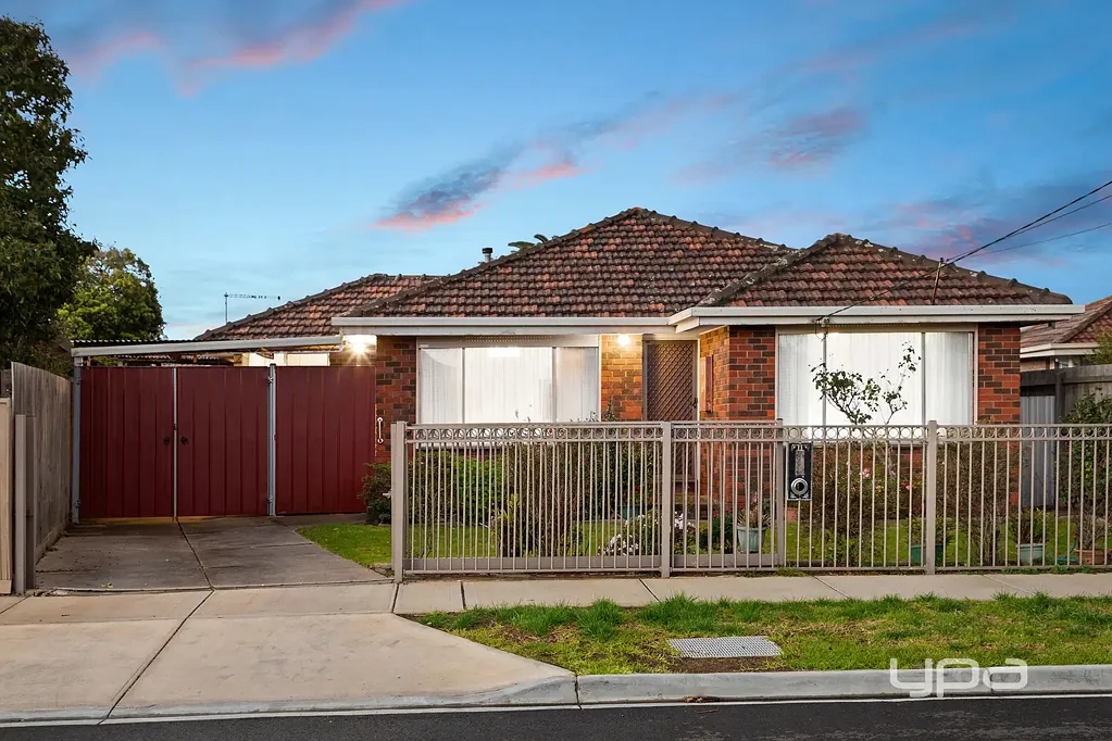 St Albans 3房 St Albans 核心地段的坚固砖房美宅 Solid Brick Beauty in a Blue-Chip St Albans Pocket