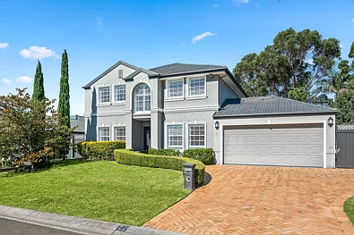 Woronora Heights 5 Slaapkamer An Elegant Oversized Home in One of the Area's Most Sought-After Streets