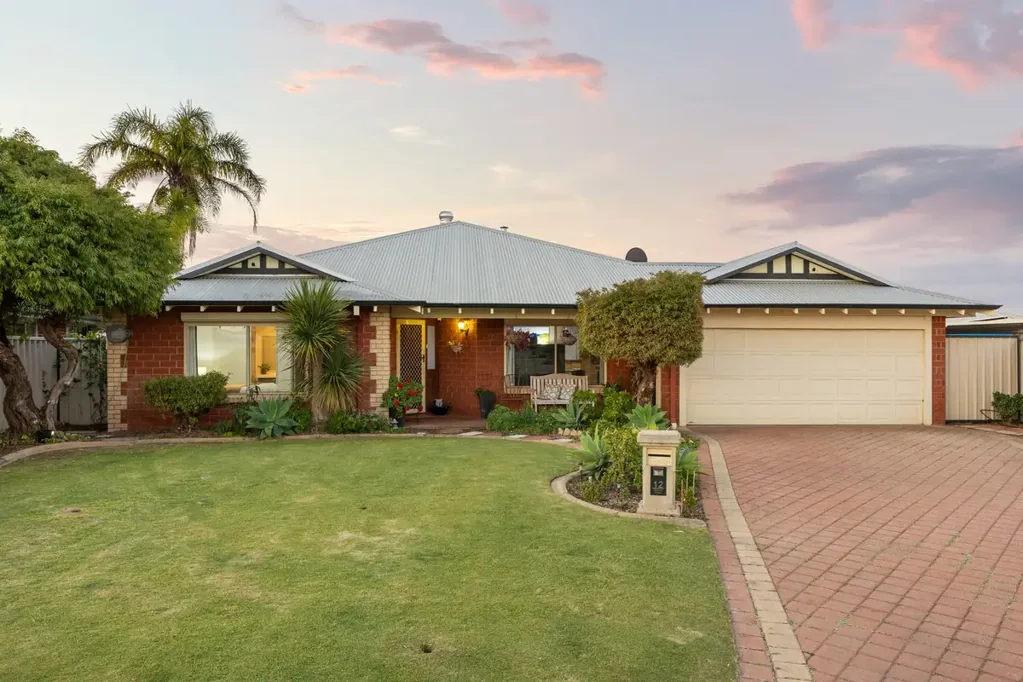 12 Stirling Close, Port Kennedy, WA 6172