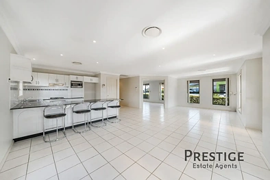 1 Kelman Close, Edensor Park, NSW 2176, 3 slaapkamers, 2 badkamers, House