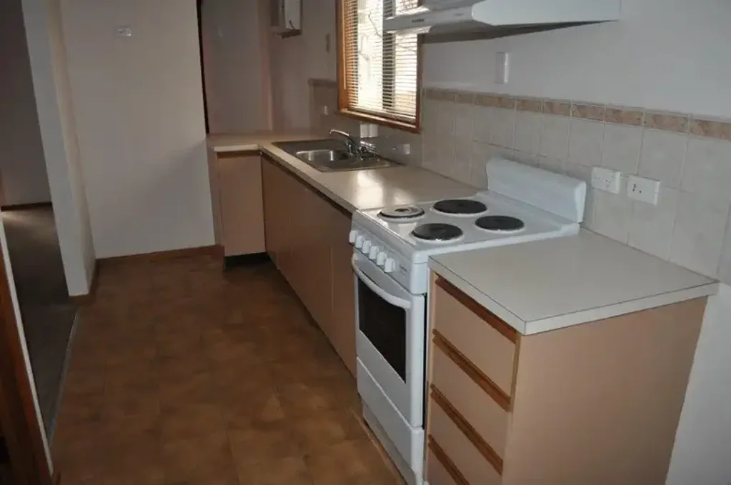 2 BEDROOM CLOSE TO THE TOWN CENTRE