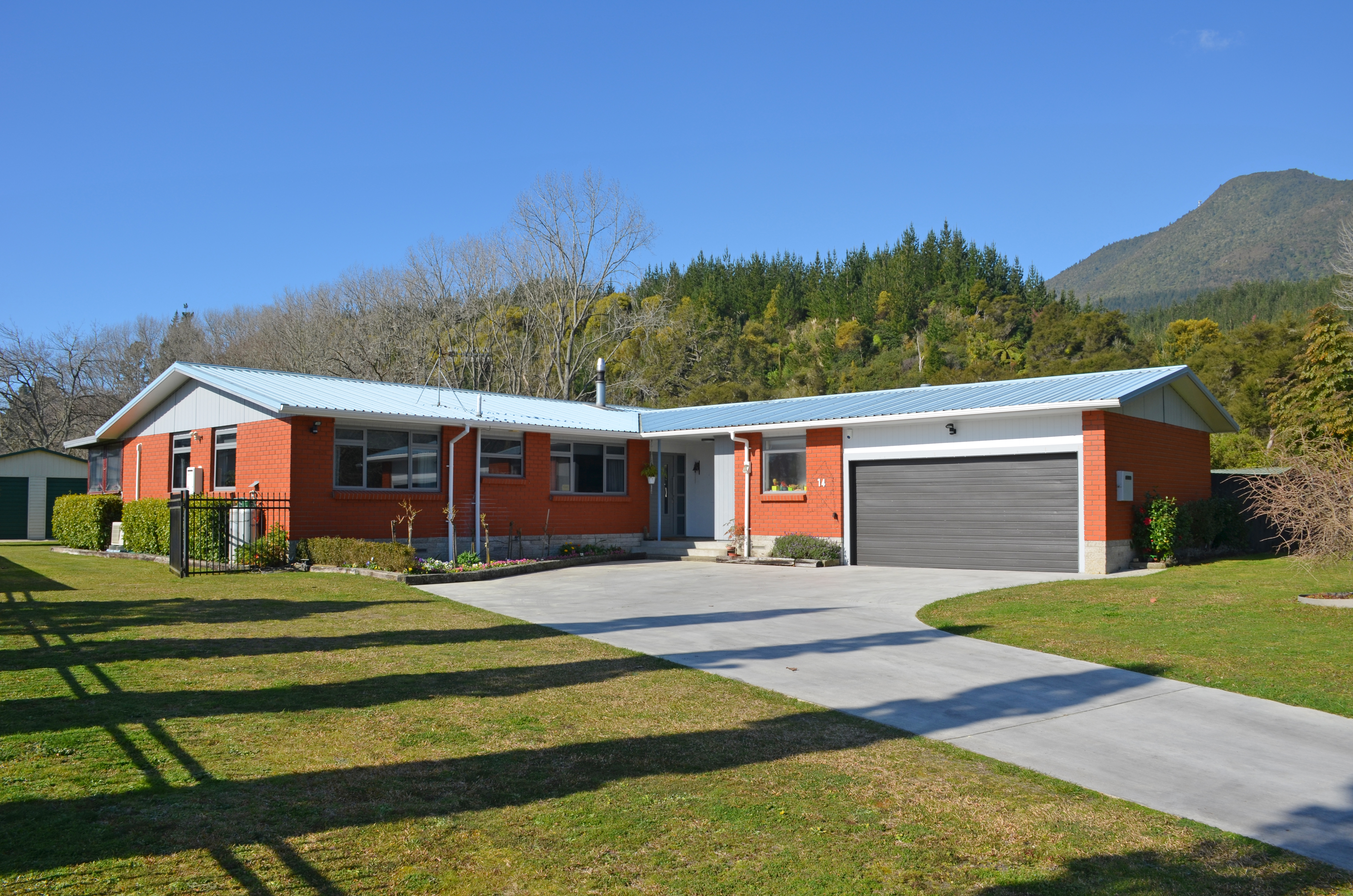 14 Porritt Drive, Kawerau, Kawerau, 4部屋, 2バスルーム, House