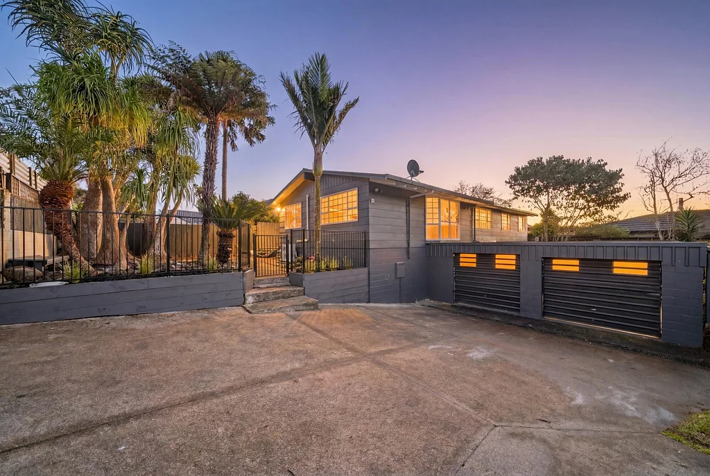 Papakura 4Moenga Modern Family Living in Popular Pahurehure