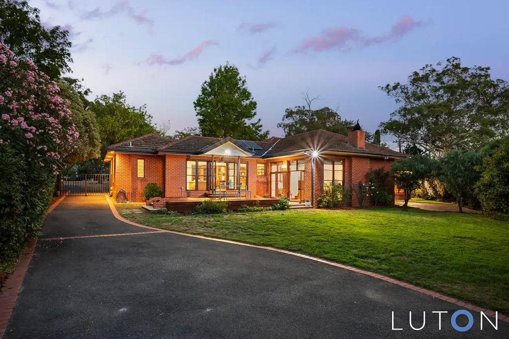 Prestigious Parkside Living in the Heart of Griffith
