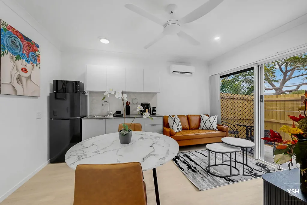 Brand New Boutique 1-Bedroom Apartment – Fully Furnished with All Bills & High-Speed Internet Included!