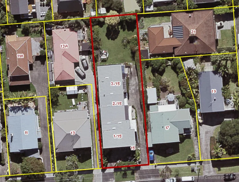 2/15 Hanlon Crescent, Narrow Neck, North Shore City, 4 غرف, 0 حمامات