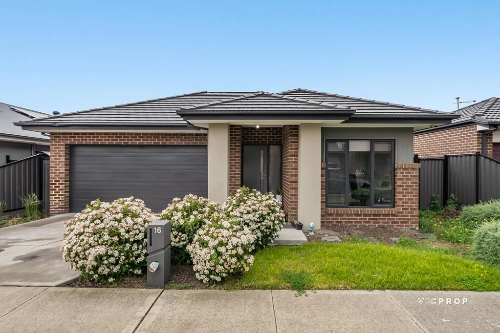 16 Coronado Avenue, Craigieburn, VIC 3064