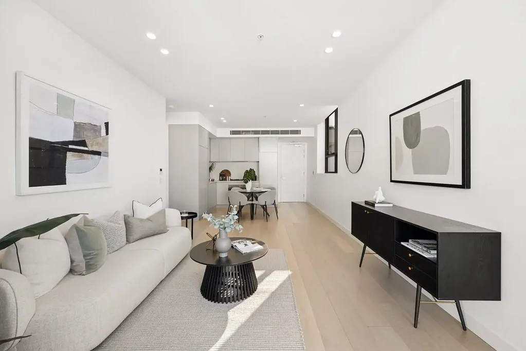 Hurstville 1Kwarto Contemporary Top-Floor Living in the Prestigious 'Beyond' Development