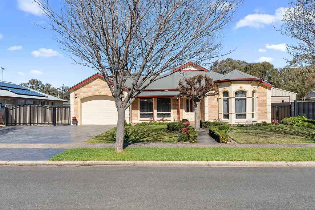 Strathalbyn 5房  Spacious Family Living with a Peaceful Outlook