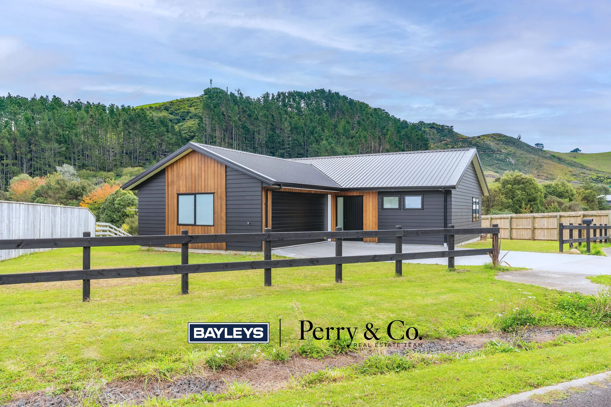 Waihi 3Kwarto If backyards could talk, this one would brag