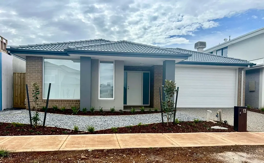 Modern Family Living at Its Best – 13 Arabian Avenue, Aintree