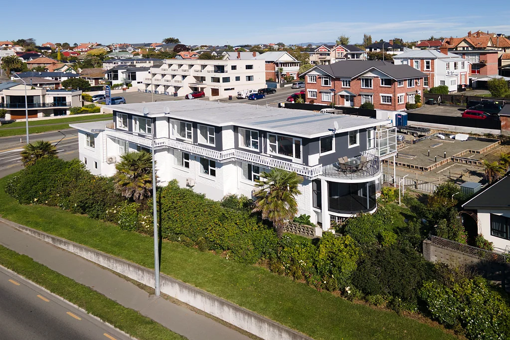 Maori Hill 13房  Prime Coastal Investment - Buy One or Buy All