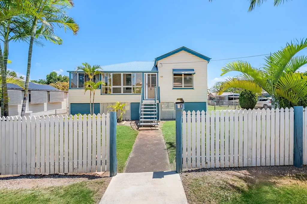 Barney Point 3ਬੈੱਡਰੂਮ Warm, Welcoming Queenslander with Big Deck and Yard