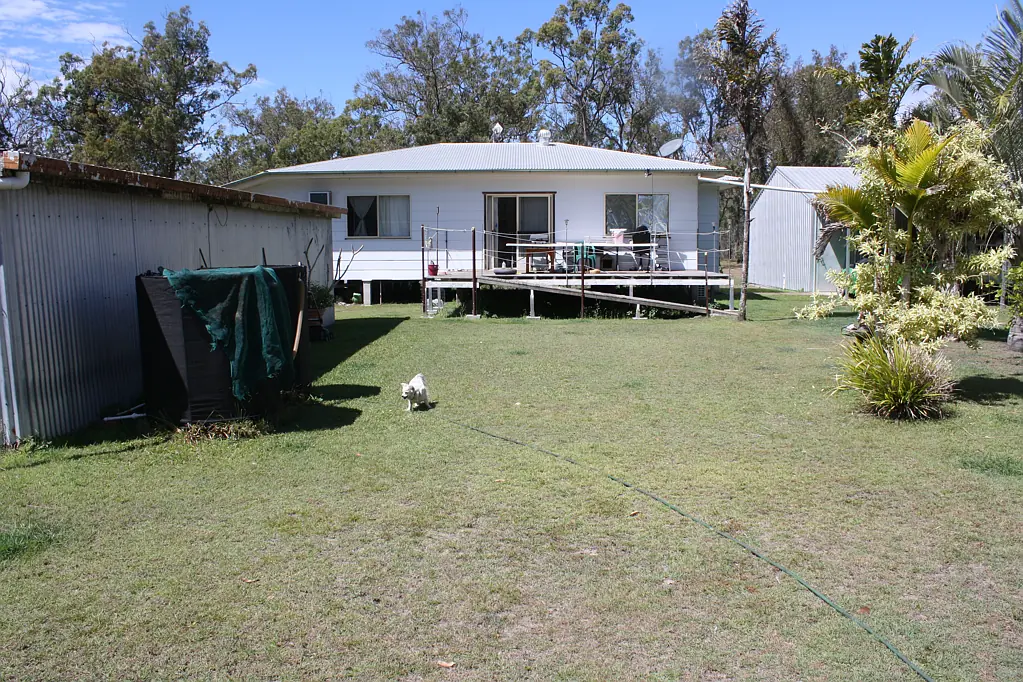 Bullyard Rare Acreage with Highway Frontage