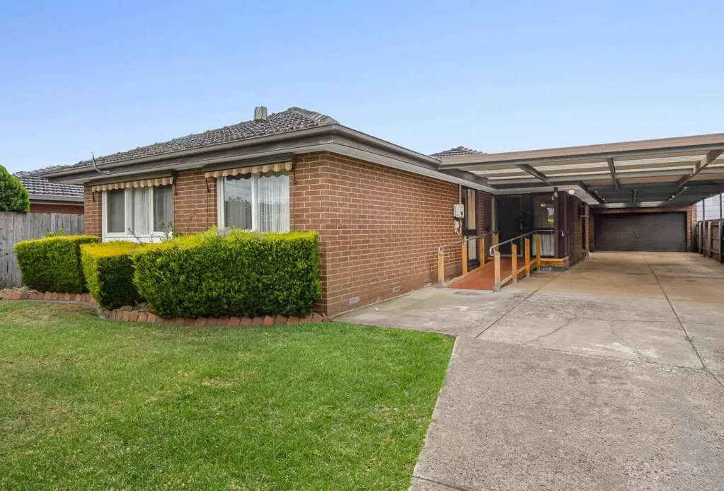 Spacious Home in the heart of Deer Park!