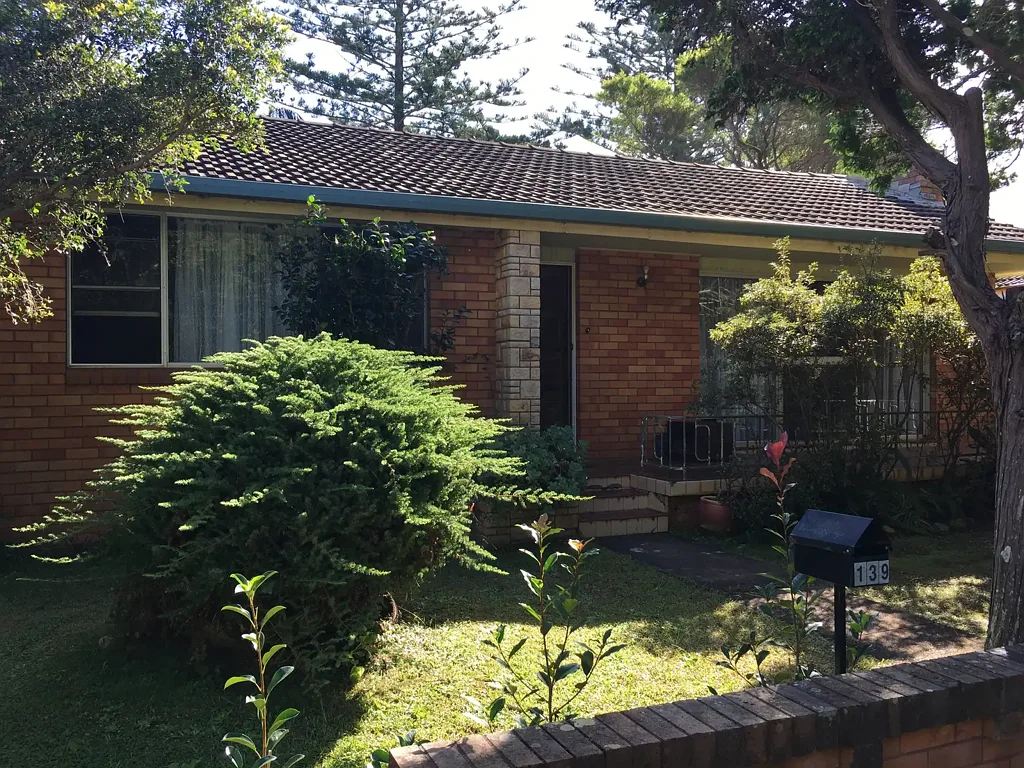 Coastal Character Meets Convenience - 3ÃÆ'¢€'Bedroom Home in Shelly Beach Area