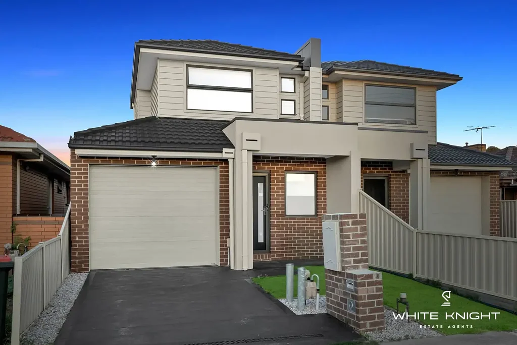 Sunshine North 2Kwarto Modern Comfort & Convenience in Prime Sunshine North Locale!