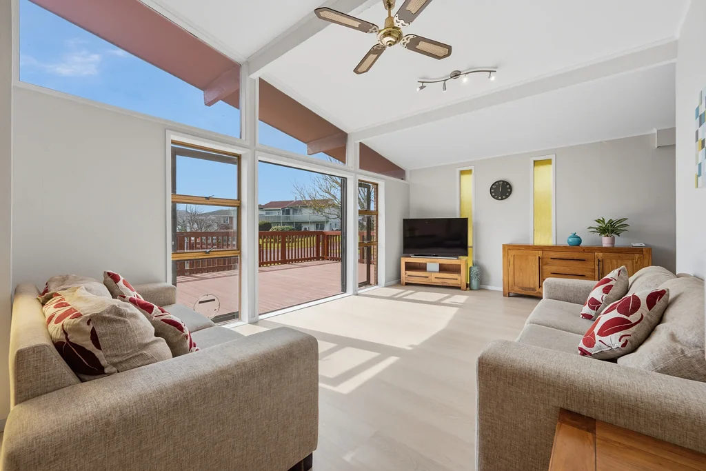 Mangere Bridge 6Kwarto Family Home + Standalone Sleepout!