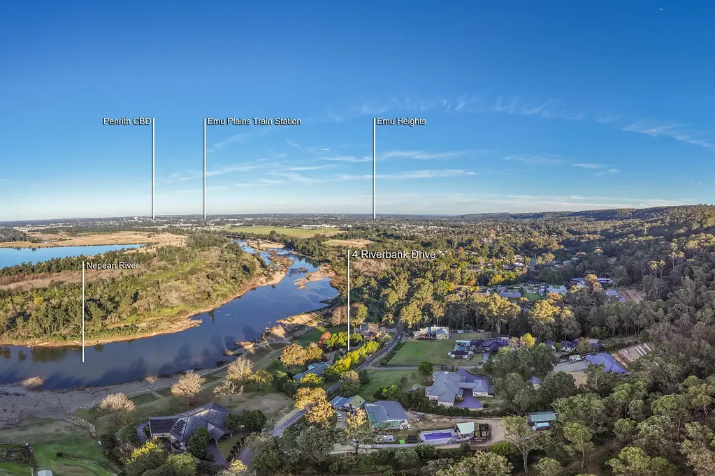 Emu Heights 5 Bedroom Riverside Acreage - Close To Town