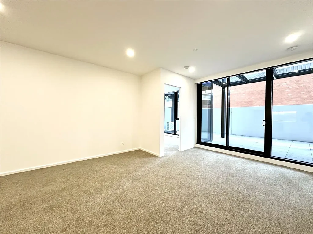 UNFURNISHED COURTYARD TWO BEDROOM WITH STUDY APARTMENT LOCATED IN PARKHILL - WEST MELBOURNE !!!