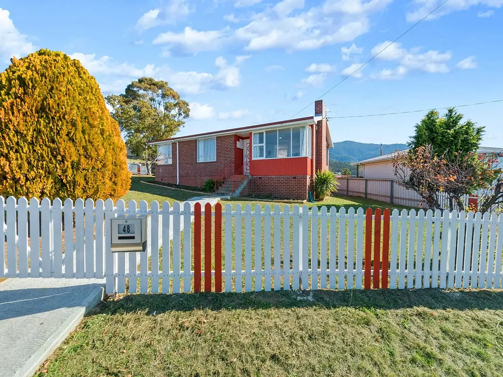 Spacious 3-Bed Home in Claremont