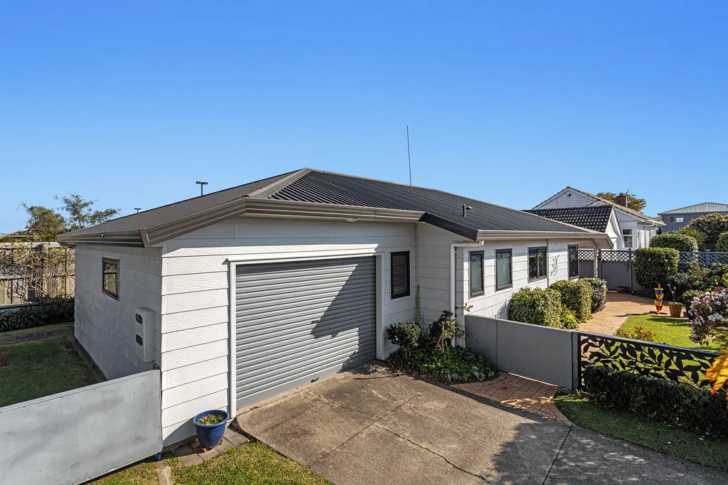 Whakatane 2房  Updated, modern comfort, easy living