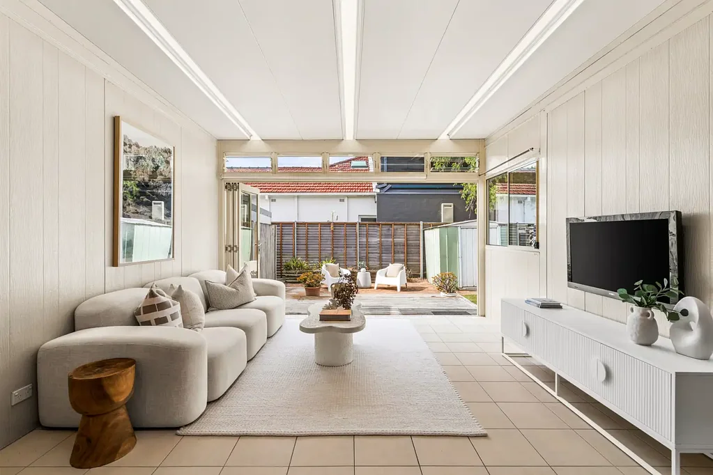 North Bondi 3कमरा North-Facing Beachside Gem, Deceased Estate First Time Offered in 52 Years