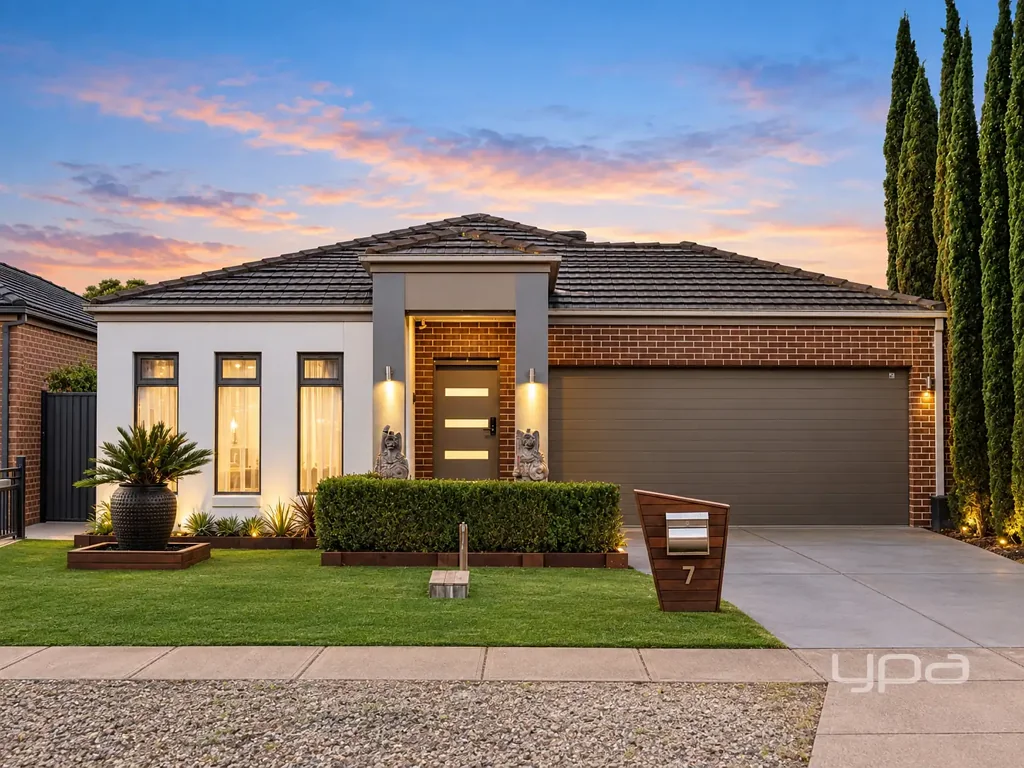 Point Cook 4Moenga Resort-Style Family Living with Exceptional Entertaining