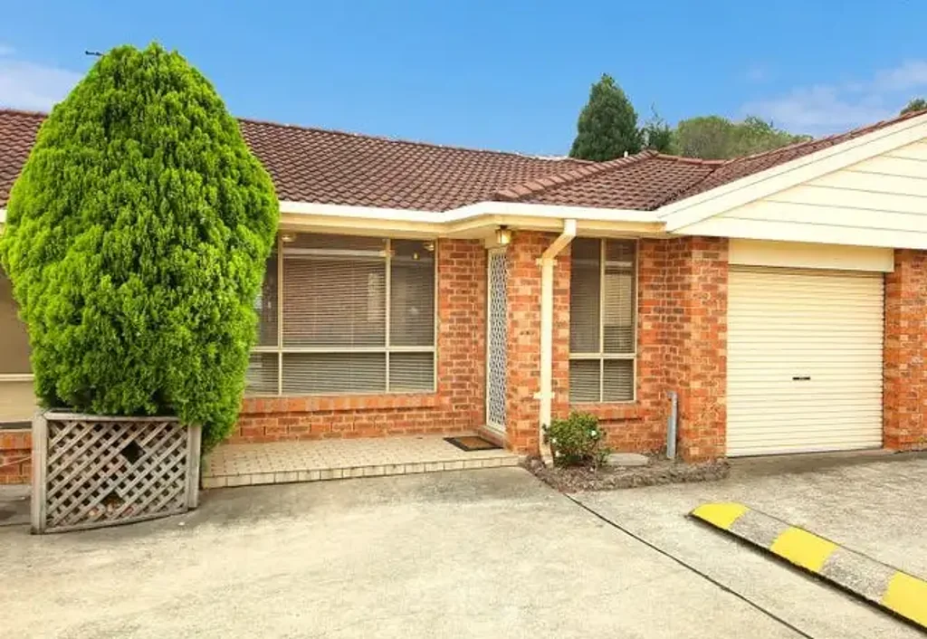 Spacious  2 bedroom 1 bathroom villa available for rent