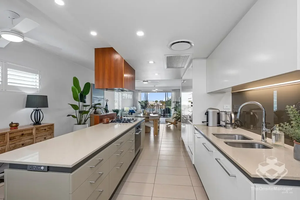 Townsville City 3 Slaapkamer SUPERBLY RENNOVATED, BEAUTIFUL THREE-BEDROOM LUXURY APARTMENT - MARINA LOCATION-STANTON APARTMENTS- JUST LISTED