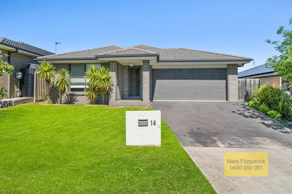 Spring Farm 4房 4卧2卫2车位 高品质Bluetongue建造 900mm独立炉灶 步行即达商店餐饮 成熟优质社区 Modern 21-Square Family Home in Prime Location