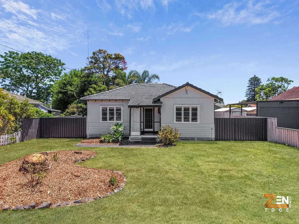 12 Teeluk Road, Carey Park, WA 6230