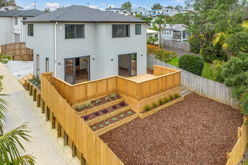 Stanmore Bay 4 Bedroom Luxury Coastal Lifestyle!!