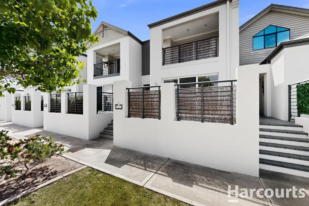 Spacious & Stylish Home in Sought-After Clarkson