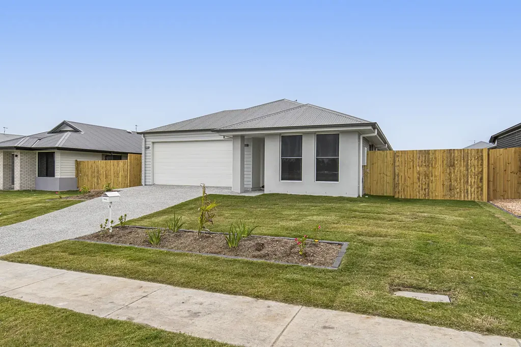 BRAND NEW 4 BEDROOM 2 LIVING HOME IN LOGAN RESERVE!