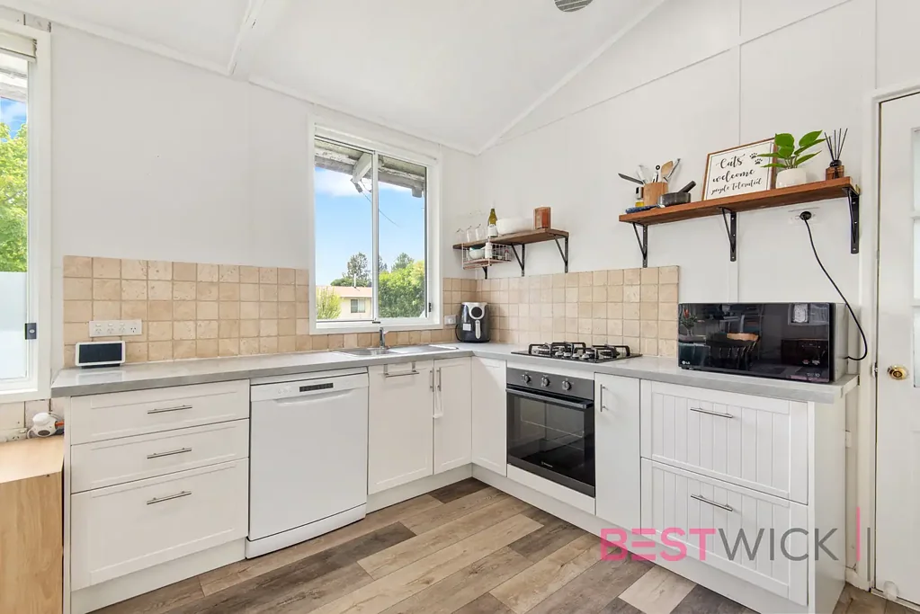 Two Bedrooms, Double Car Shed & Plenty of Outdoor Space